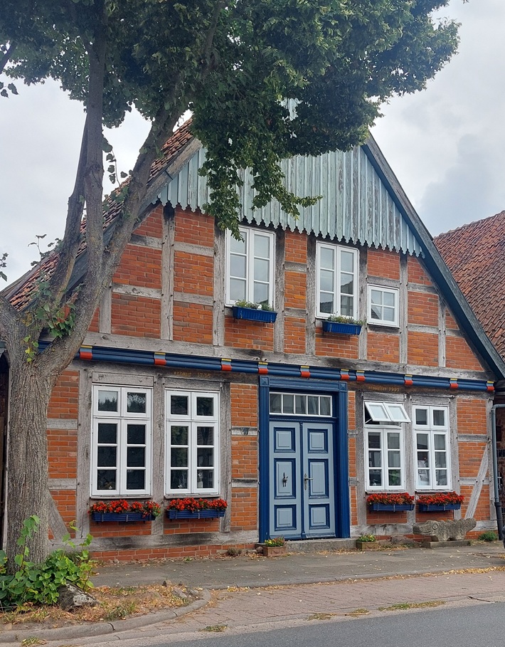 Ahlden - 2025